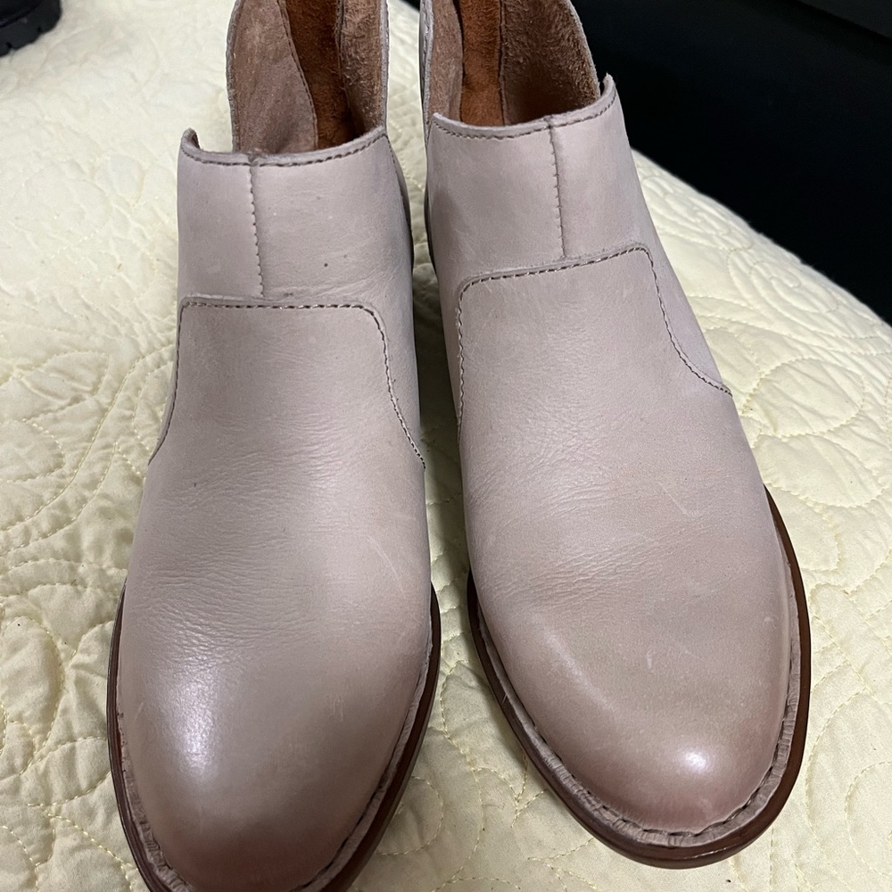 Born boots